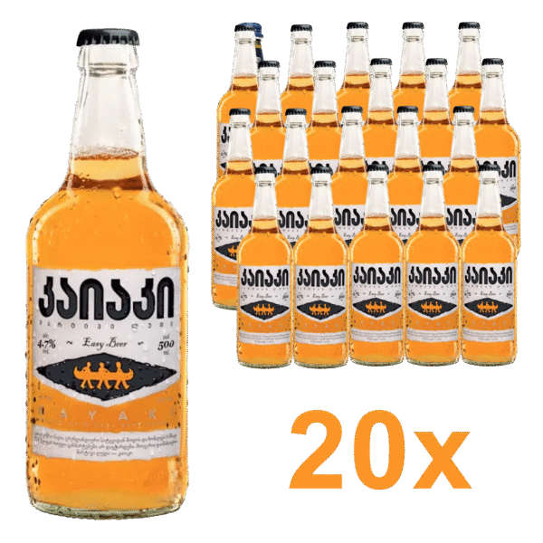 Sada dvaceti lahví piva s oranžovou tekutinou a černou etiketou s nápisem v neznámém písmu a obrázkem tří postav, doplněno oranžovým textem 20x.