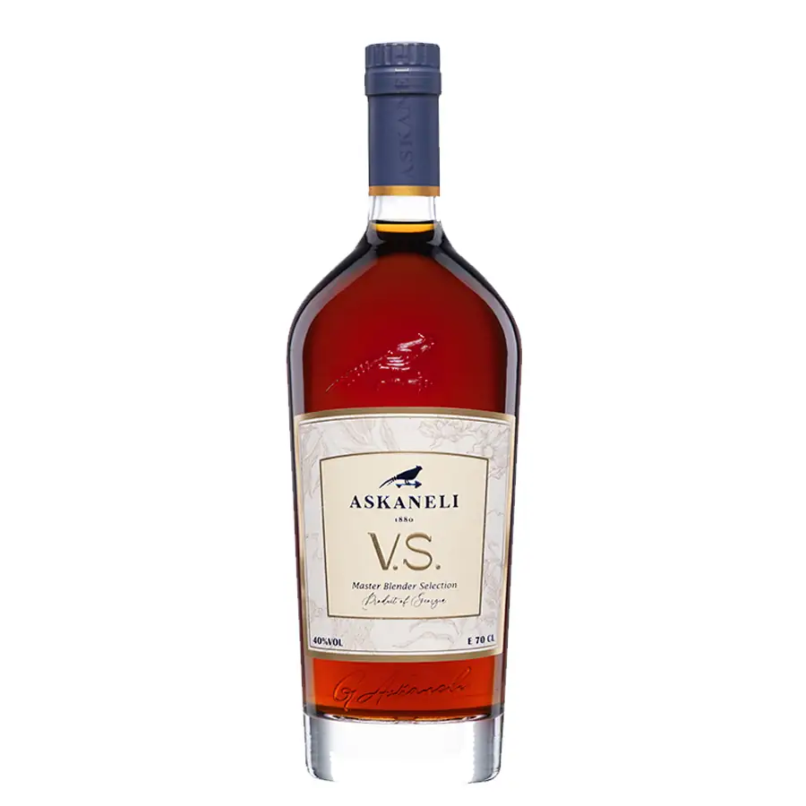 Askaneli VS Master Blender - 0,7 l Discover Askaneli VS Master Blender, a premium 100% Rkatsiteli Georgian brandy. Elegant notes of honey, vanilla & oak. Perfect for sipping or cocktails. Askaneli VS Master Blender gruzínské brandy