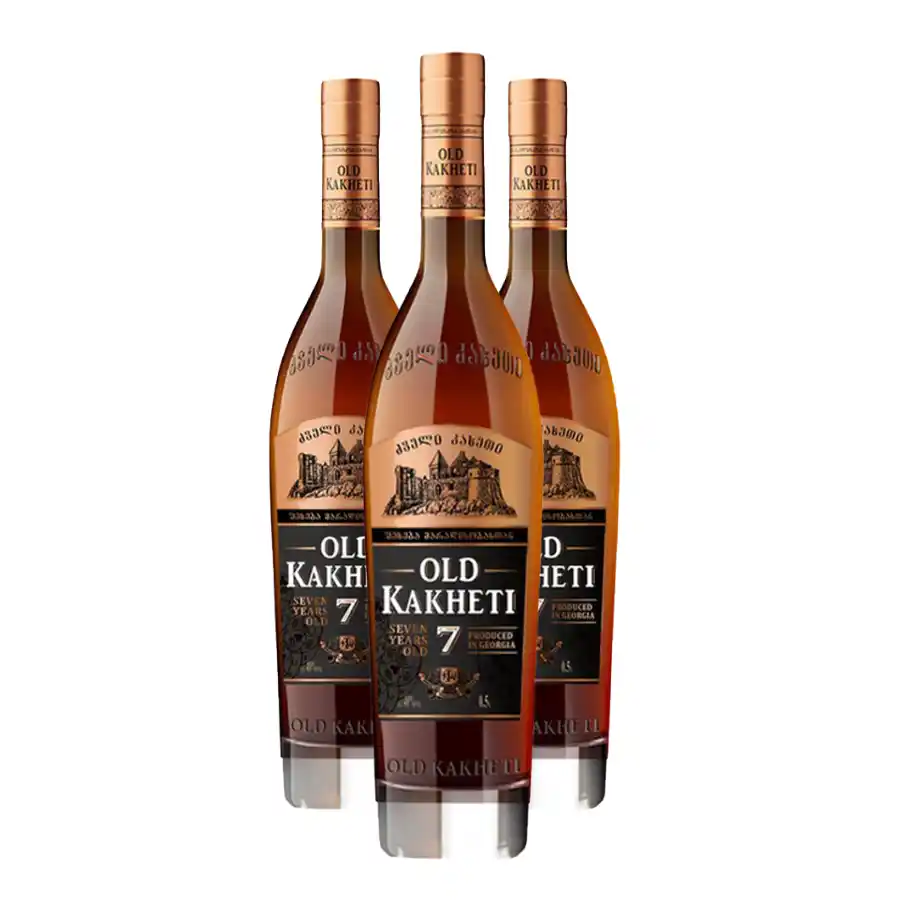 3x Old Kakheti 7 letá gruzínská brandy Tři lahve Old Kakheti 7leté brandy, 0,5 l – gruzínský destilát z odrůd Rkatsiteli, Manavi Green a Tsolikouri, který zraje sedm let v sudech z gruzínského dubu Iberika a nabízí jemnou zlatavou barvu i bohaté aroma vanilky, čokolády a sušeného ovoce. 3x Old Kakheti 7 letá gruzínská brandy